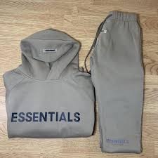 Essentials Tracksuit: The UK’s Favourite Fit for Comfort and Style